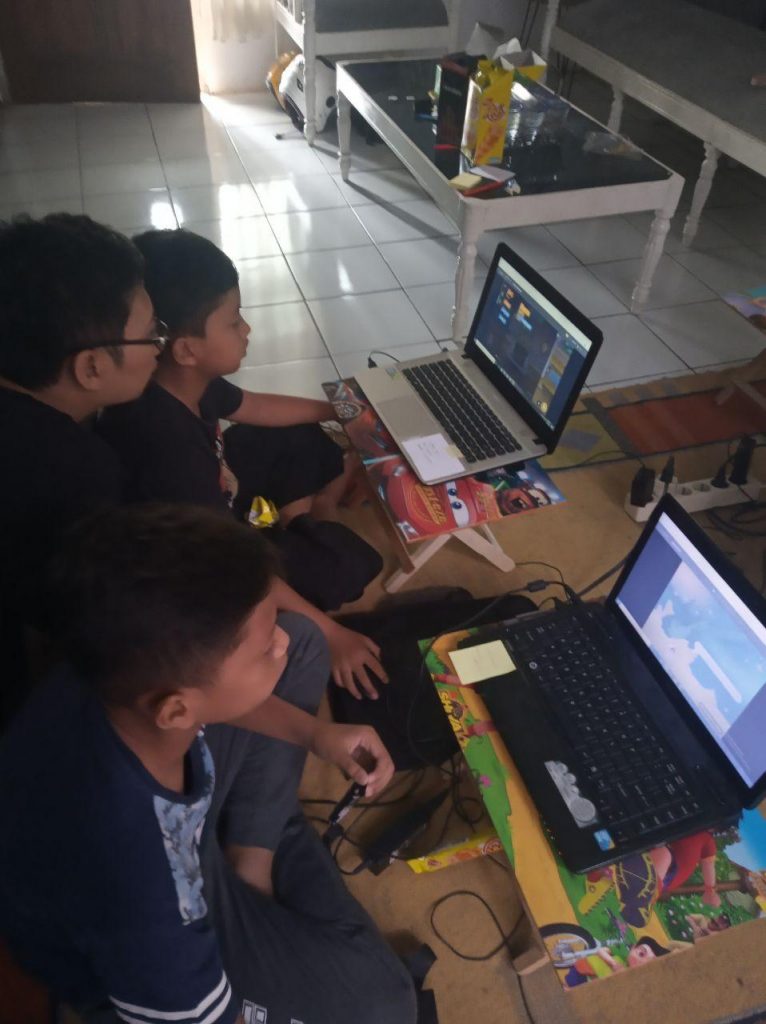 Regular Class: Belajar Coding Bersama Glitch Manor