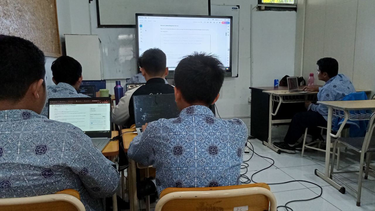 Suasana kelas coding Totolab Bandung