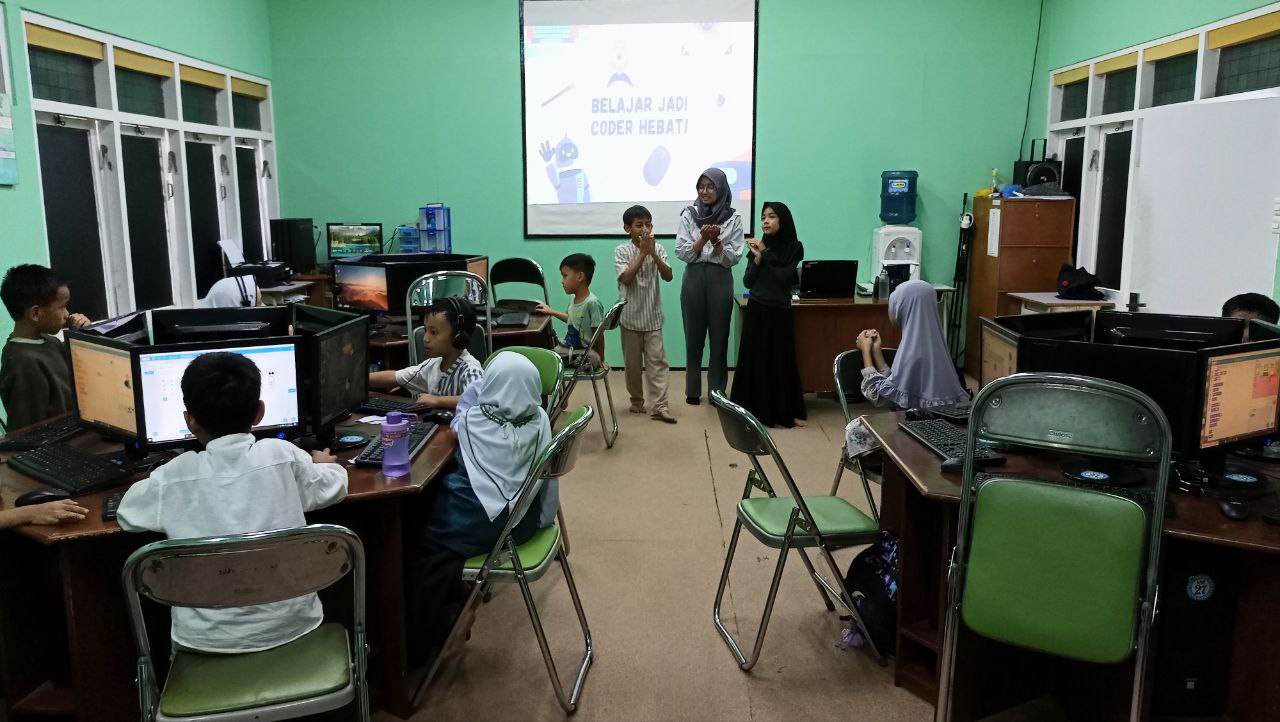 Suasana kelas coding Totolab Bandung